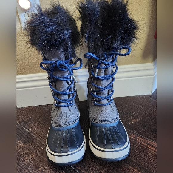 Sorel Women's Joan of Arctic Gray Snow Boots, Size 7 - Picture 2 of 9